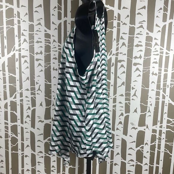 NEW Satin Geometric Print Handkerchief Hem High Neck Tank Top L - Picture 3 of 8